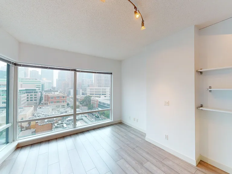 802 13th Ave SW — Photo 7