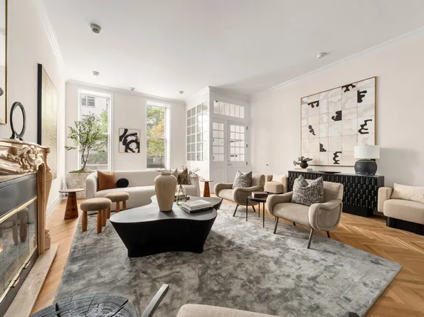 51 East 67th Street image 3 of 19