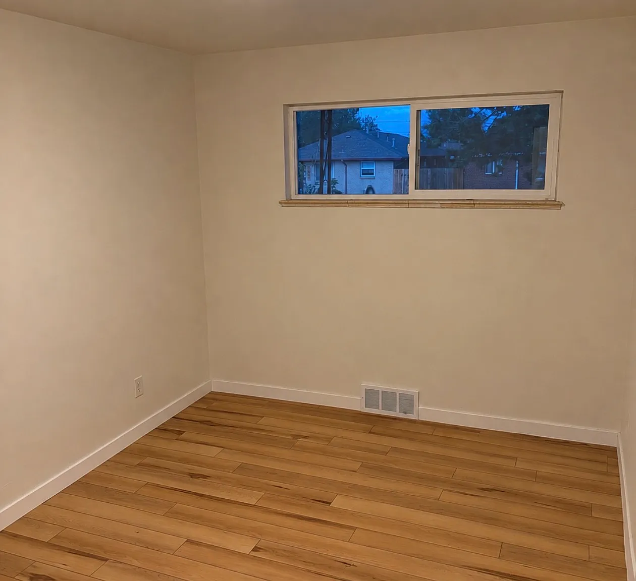 3 bed, 1100 sqft, $2,600 — Photo 3