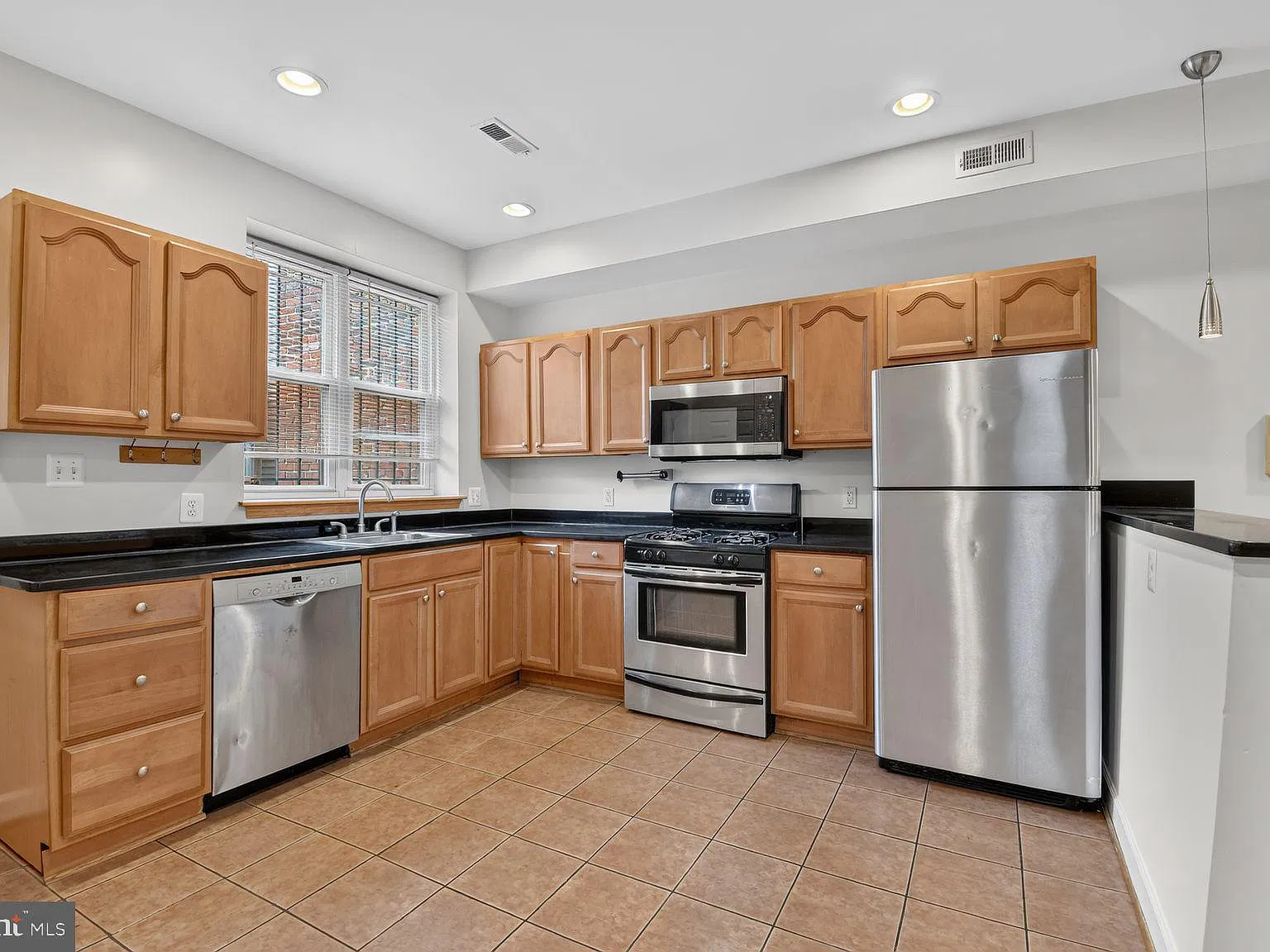 541 Florida Ave NW — Photo 4