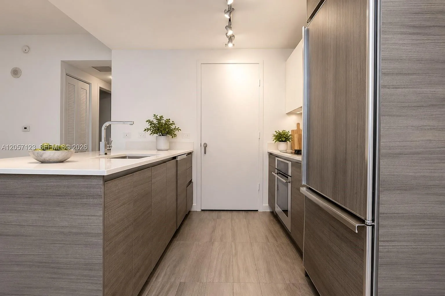 1100 Millecento Residence — Photo 3