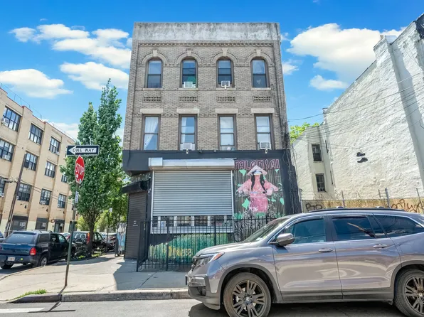 112 Harrison Place image 3 of 7