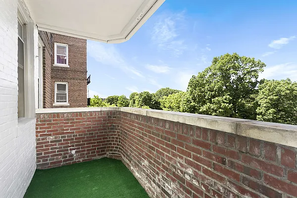 Sold by Compass | media 3