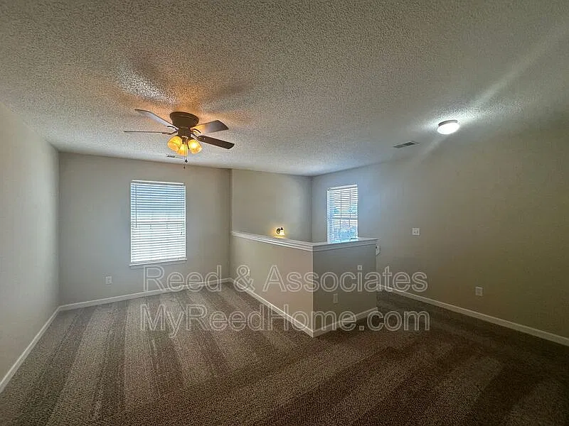 3 bed, 2.5 bath, 2082 sqft, $1,745 — Photo 4