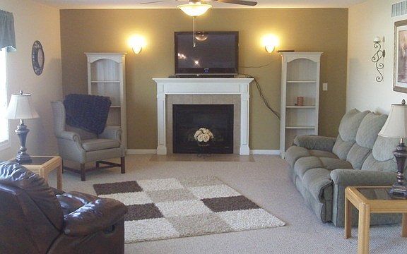 4th image of 765 Meadowbrook Ln