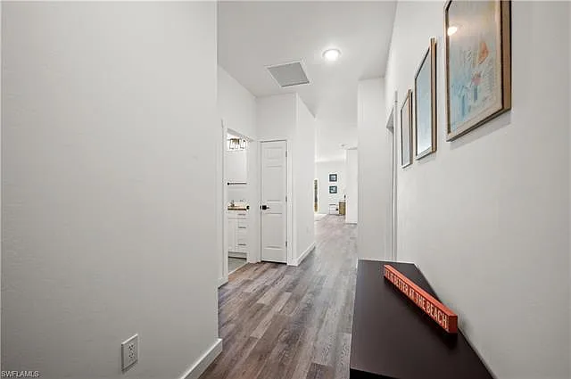 1141 1141/1143 Gilbert Ave S — Photo 12