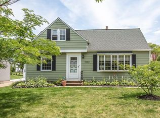 5169 Strawberry Ln, Willoughby, OH 44094