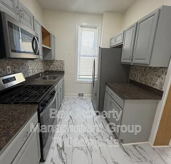 451 W Bringhurst St #1 — Photo 13