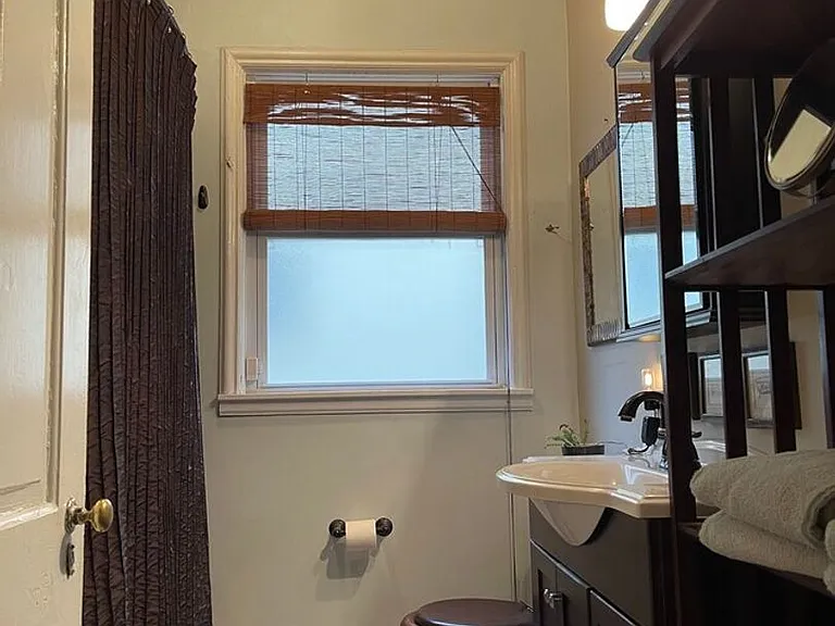 970 N Barksdale St — Photo 2