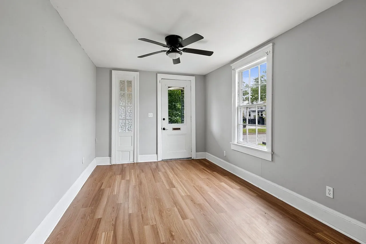 2 bed, 1500 sqft, $1,500 — Photo 3