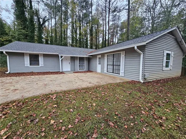 199 Holly Springs Ct, Ellenwood, GA 30294