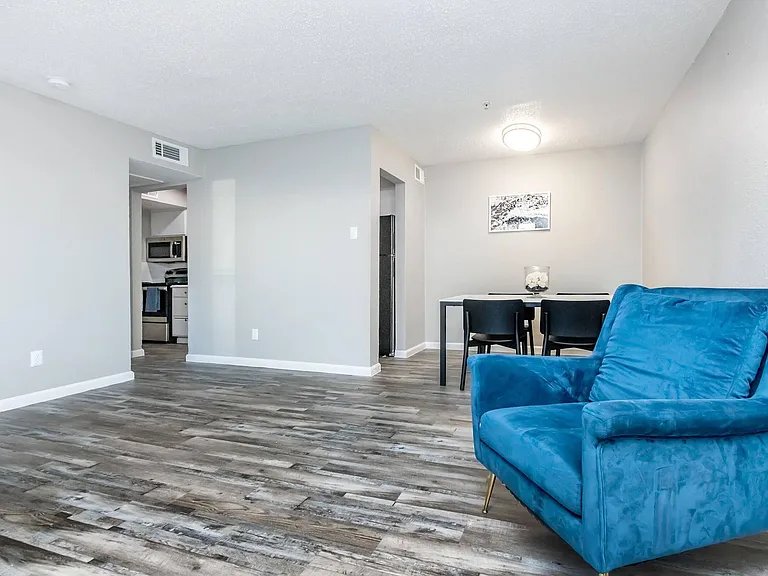 Sierra Heights Apartments — Photo 25
