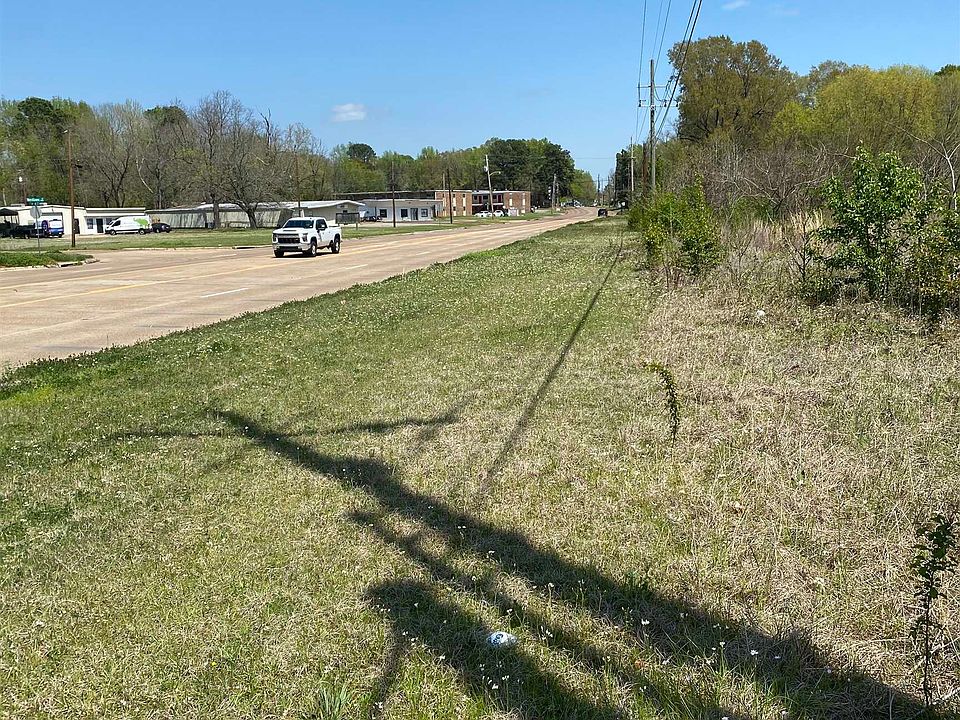 1st image of Westlawn Dr