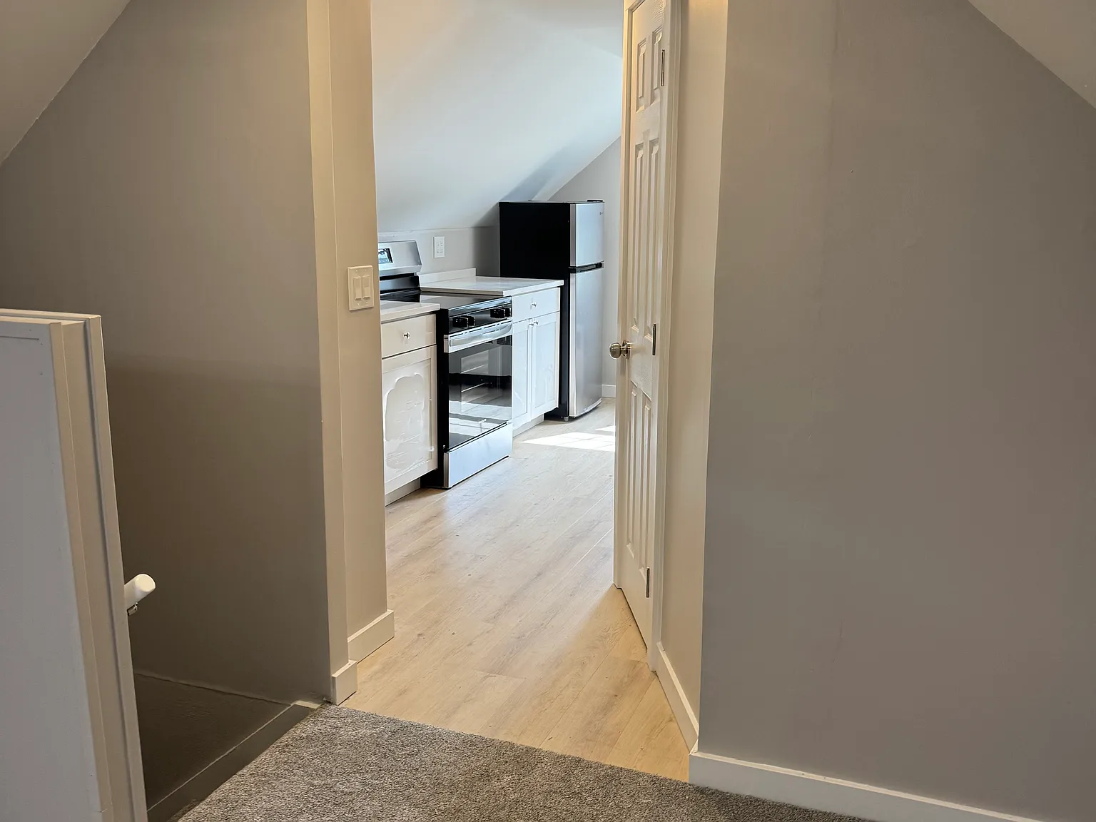 Studio, 450 sqft, $1,600 — Photo 3