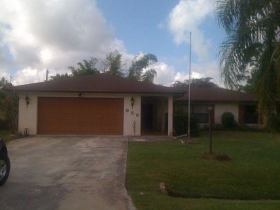 5th image of 956 SE West Virginia Dr