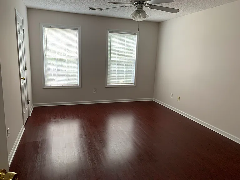 208 Milford Dr — Photo 6
