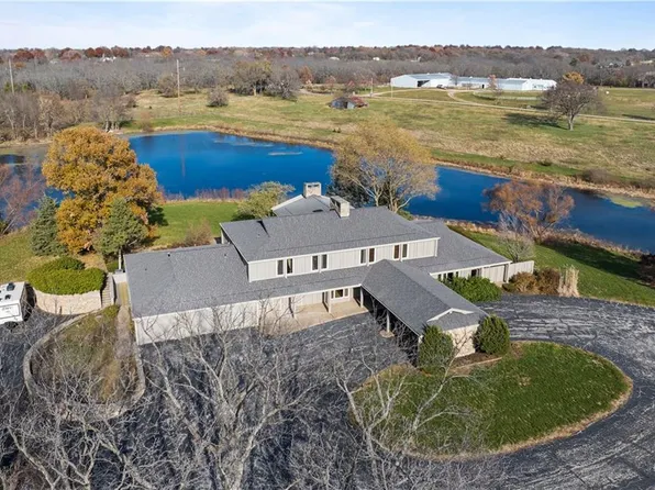 9580 W 199th St, Bucyrus, KS 66013