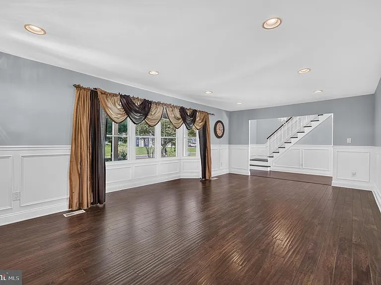 249 Club House Dr — Photo 12