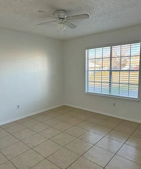 1714 Georgia St — Photo 3