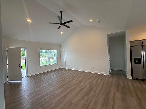 5th image of 108 Canter Dr