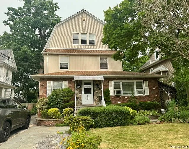 100 Earle Ave #3 — Photo 1