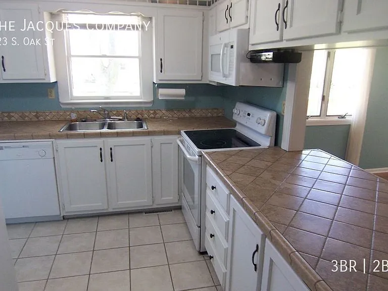 723 S Oak St — Photo 15