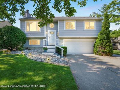 215 E Claremore Dr, Lansing, MI, 48911