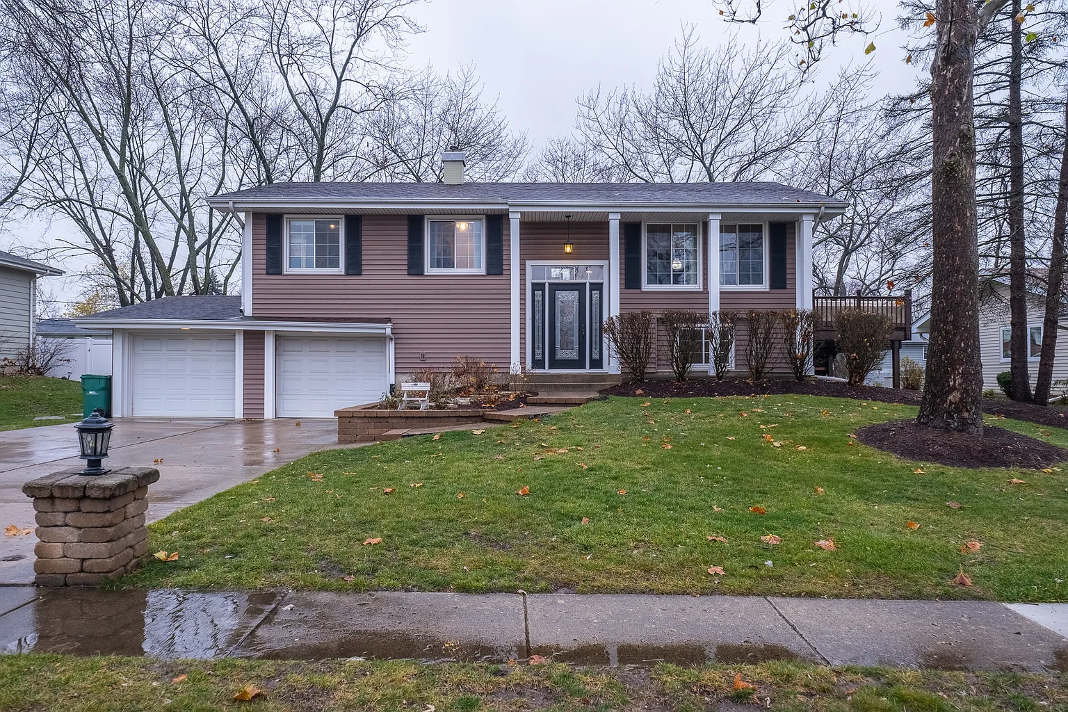 2S142 Glen Ave photo 1