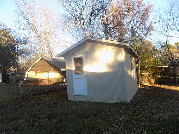 4th image of 1704 Waverly Dr