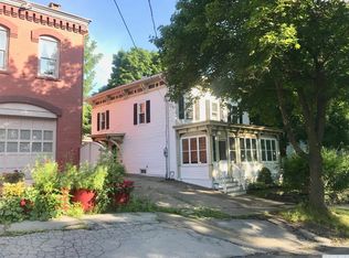 30 N Franklin St, Athens, NY 12015