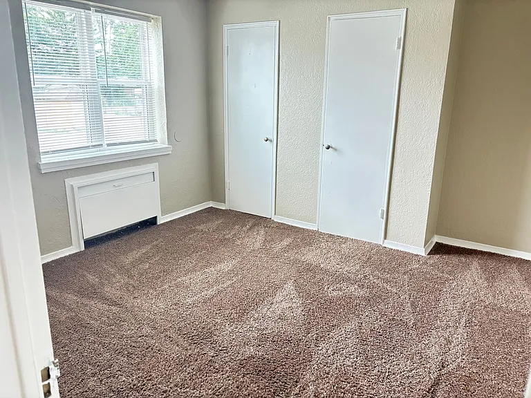 Hoagland Apartments — Photo 7