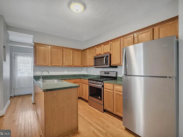 1513 S Charles St — Photo 6