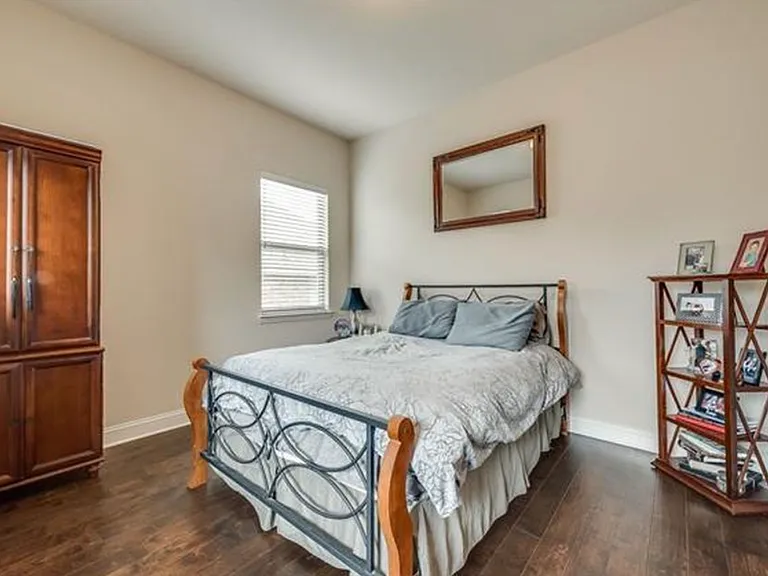 3814 Hyde Park Dr — Photo 8