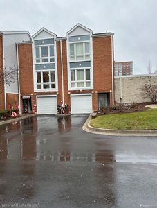 252 S Main Sail Ct W, Detroit, MI, 48207