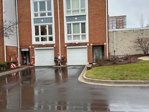 252 S Main Sail Ct W, Detroit, MI 48207