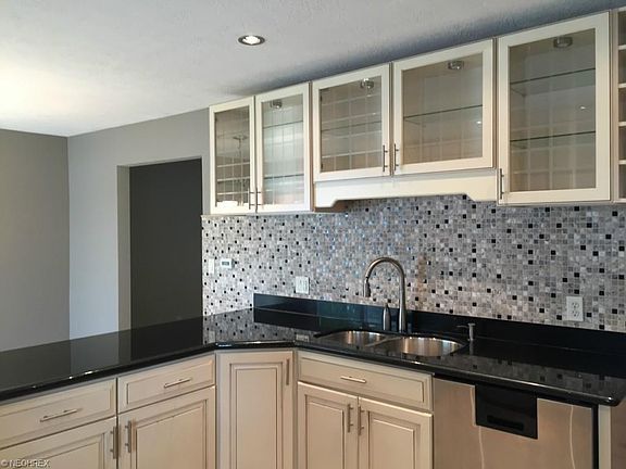 2nd image of 3760 Bellwood Dr SE