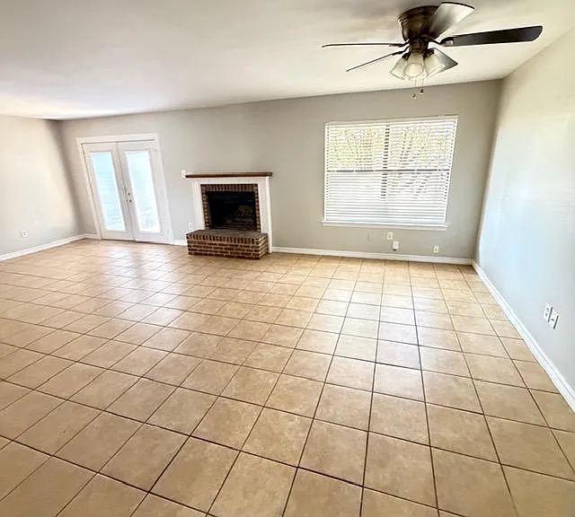 708 Champion Ct — Photo 6