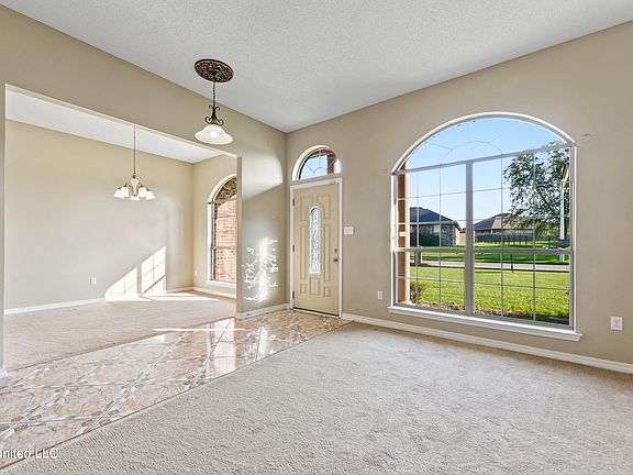 3rd image of 17200 Excalibur Cir