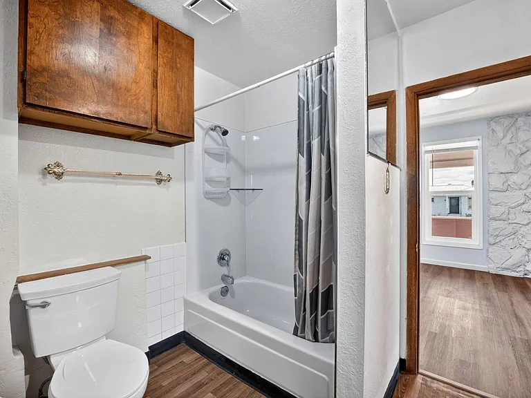 709 E Kiernan Ave — Photo 14