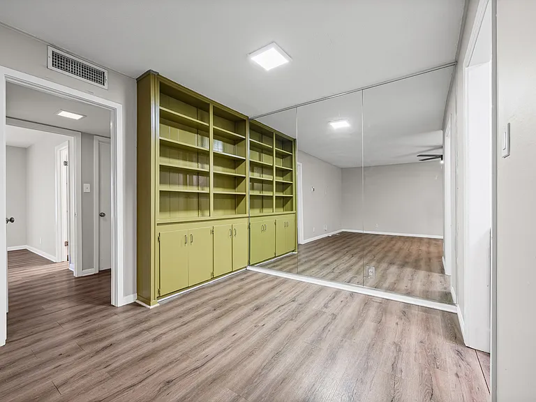 1240 Barton Hills Dr #105 — Photo 10