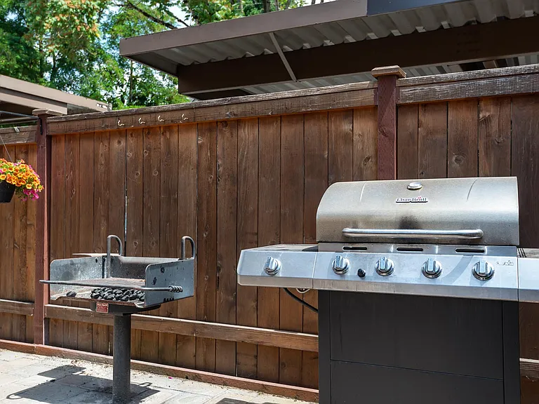 Broadway Center | BBQ Area