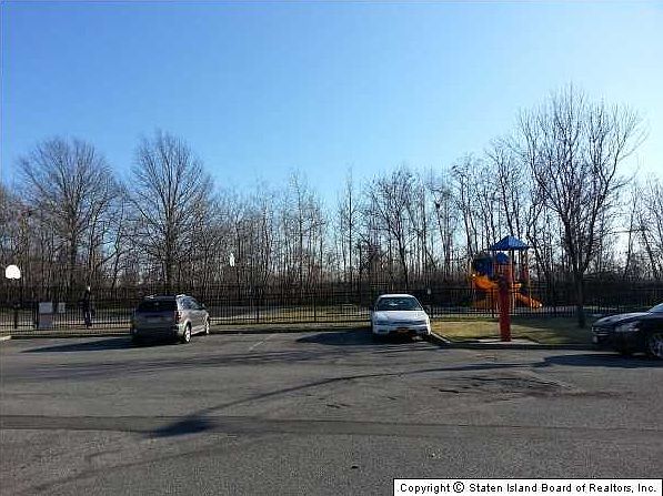 2nd image of 17 Scenic Ln