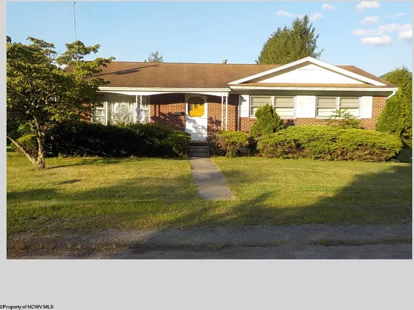 304 Spruce St, Parsons, WV 26287