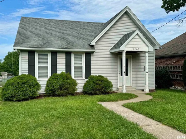 1206 S 15th St, Quincy, IL 62301