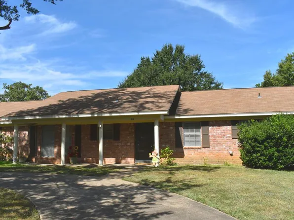 109 Mustang Dr, Palestine, TX 75801