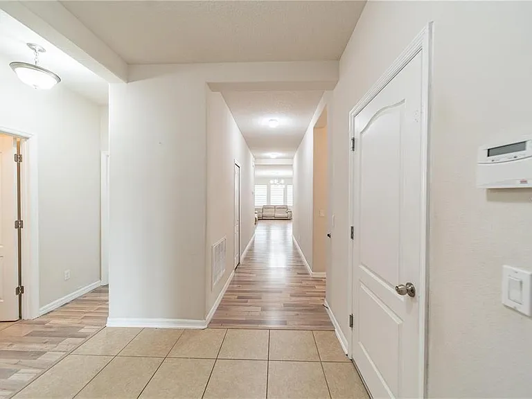 2592 Isabela Ter — Photo 18
