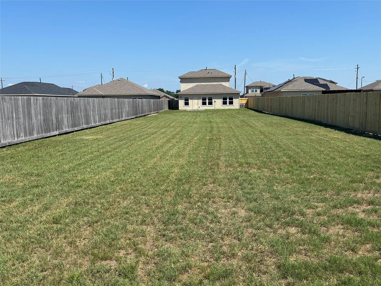 4 bed, 2.5 bath, 1807 sqft, $2,100 — Photo 4