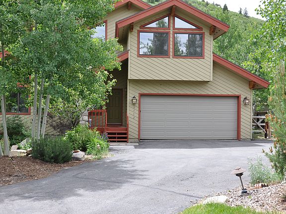 Front View of 7772 Pinebrook Rd