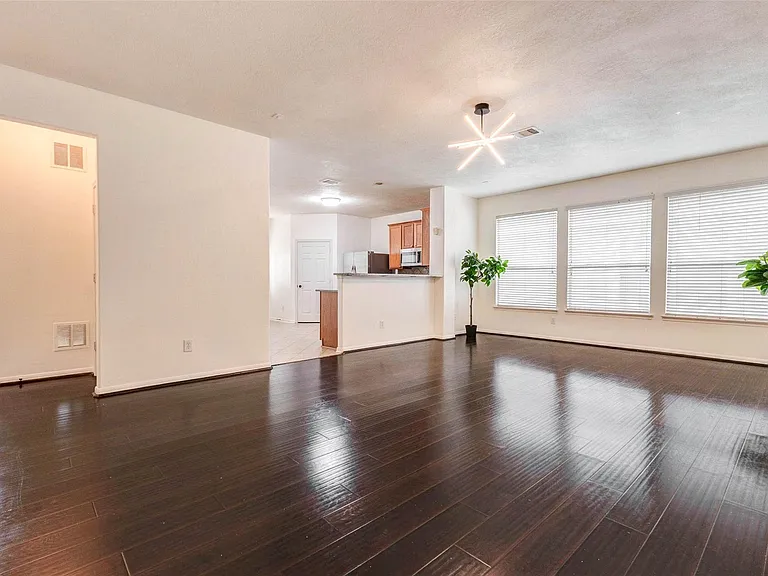 7434 Jacobs Well Dr — Photo 13