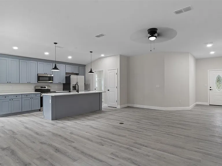 1768 E Bismark St — Photo 6